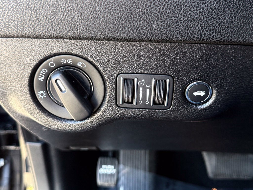 Used 2023 Dodge Charger R/T RWD image 19