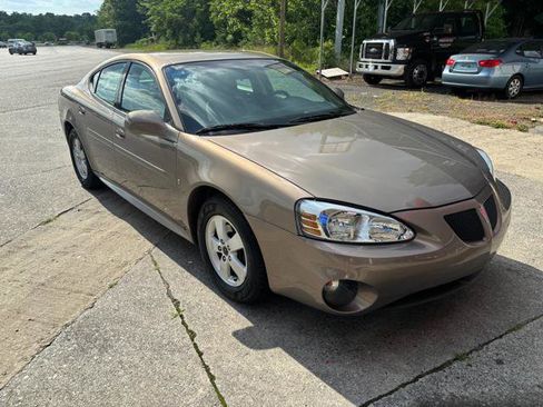 Used 2006 Pontiac Grand Prix w/ Preferred Package FWD image 1