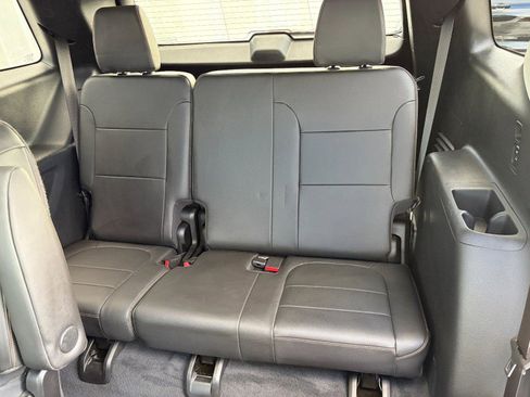 Used 2021 Chevrolet Traverse Premier image 24