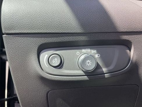 Used 2024 Buick Encore GX Sport Touring FWD image 33