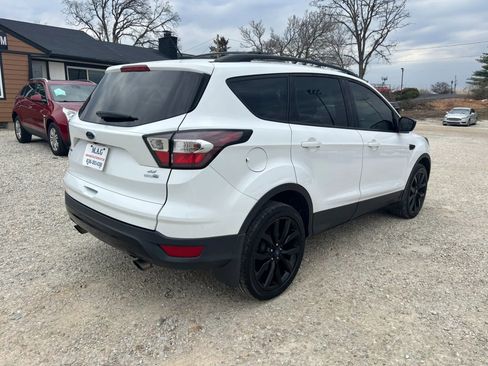 Used 2017 Ford Escape SE w/ SE Sport Appearance Package AWD/4WD image 5