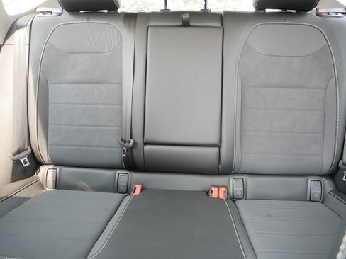 Used 2023 Volkswagen Taos SE w/ Panoramic Sunroof Package AWD/4WD image 13