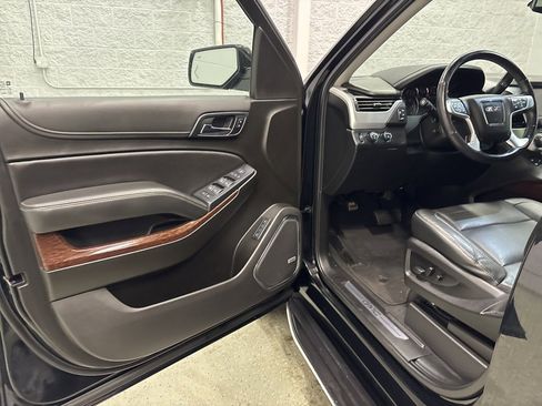 Used 2020 GMC Yukon XL SLT image 12