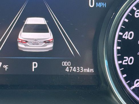 Used 2019 Toyota Camry XLE FWD image 22
