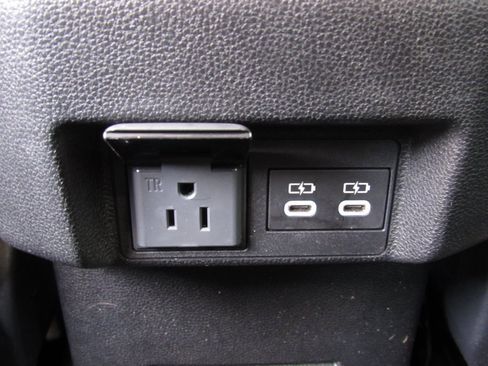 Used 2024 Toyota Tacoma TRD Sport image 33