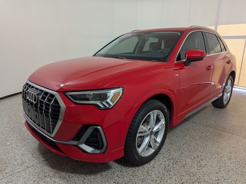 Certified 2024 Audi Q3 2.0T Premium AWD/4WD image 3