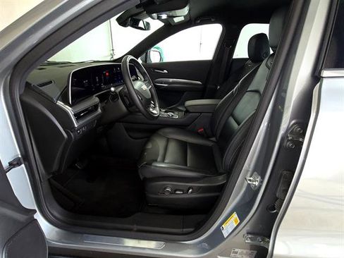 Used 2025 Cadillac XT4 Premium Luxury FWD image 9