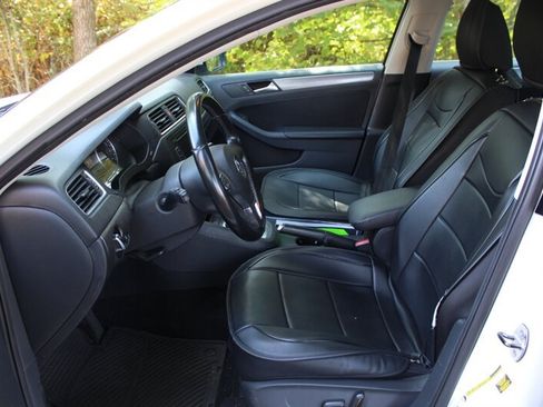 Used 2013 Volkswagen Jetta SEL FWD image 10