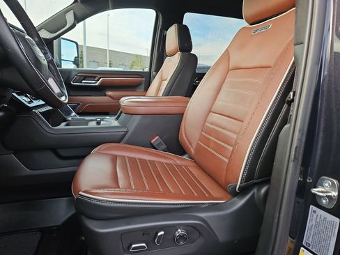 Used 2024 GMC Sierra 3500 Denali Ultimate image 15
