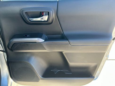 Used 2023 Toyota Tacoma TRD Off-Road image 27