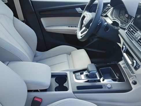 Certified 2024 Audi Q5 e Premium Plus image 28