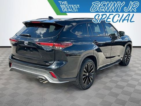 Used 2024 Toyota Highlander XSE image 5