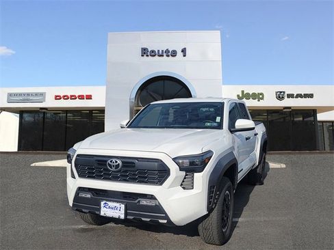 Used 2024 Toyota Tacoma TRD Sport image 4