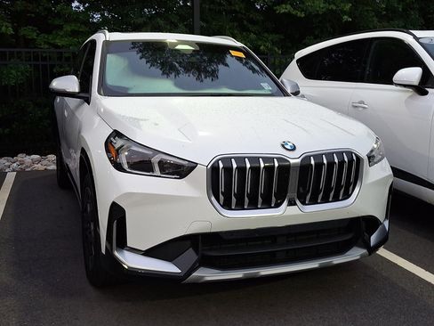 Used 2023 BMW X1 xDrive28i w/ Premium Package AWD/4WD image 2