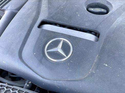 Used 2017 Mercedes-Benz C 300 Sedan image 32