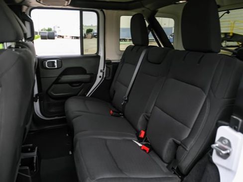 Used 2021 Jeep Wrangler Unlimited Sahara w/ Uconnect 4C Nav & Sound Group AWD/4WD image 41