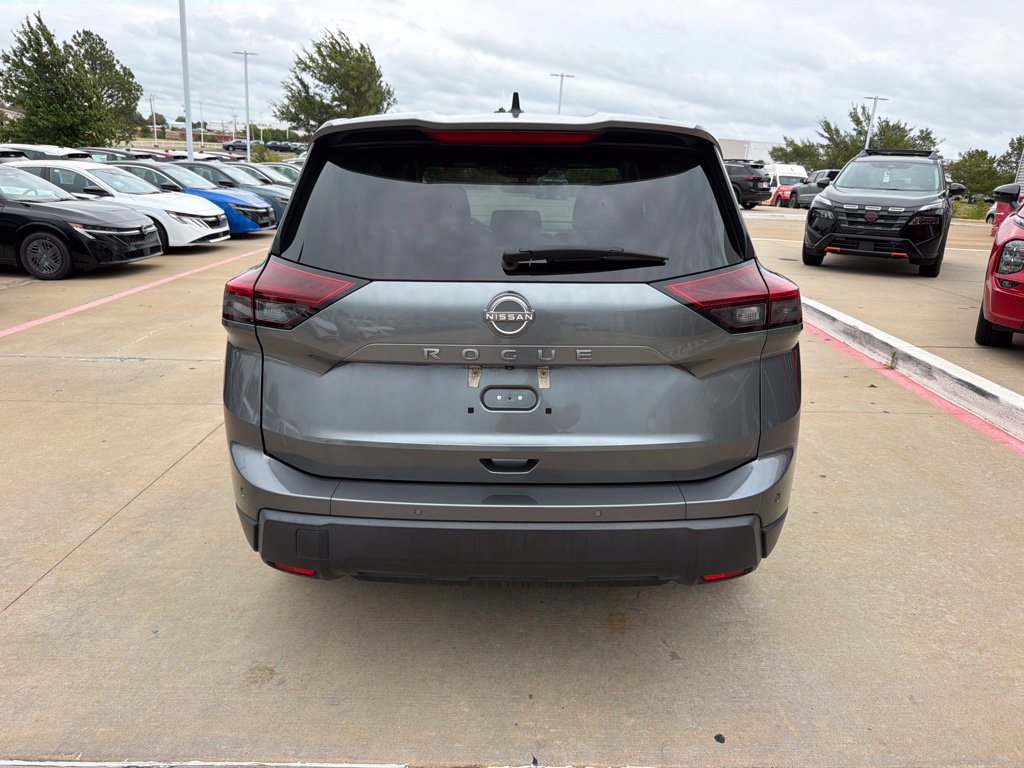 Used 2024 Nissan Rogue S FWD image 4