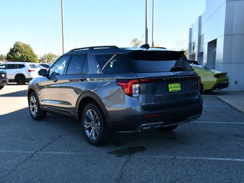 Used 2026 Ford Explorer Active w/ Active Comfort Package image 4