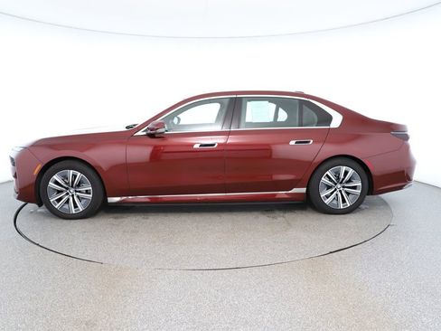 Used 2024 BMW i7 eDrive50 image 2