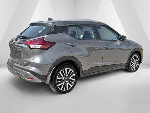 Used 2023 Nissan Kicks SV FWD image 7