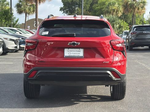 Used 2026 Chevrolet Trax RS FWD image 5