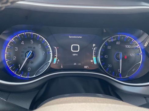 New 2026 Chrysler Pacifica Select image 20