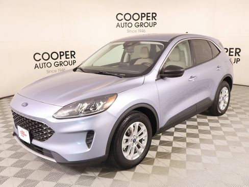 Used 2022 Ford Escape SE w/ Convenience Package FWD image 11