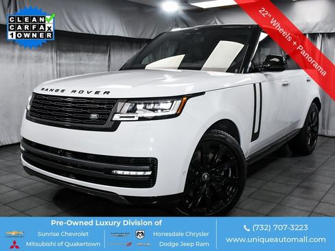 Used 2025 Land Rover Range Rover SE AWD/4WD image 1