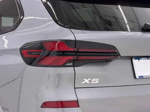 New 2026 BMW X5 xDrive40i AWD/4WD image 13