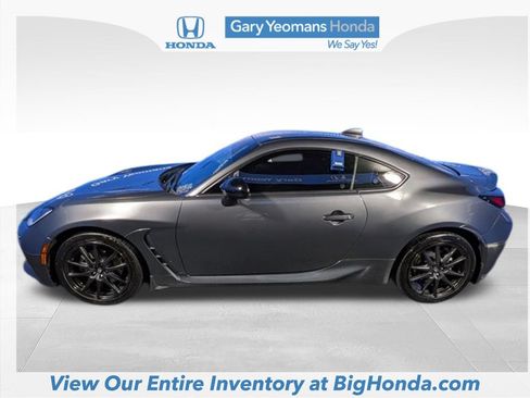 Used 2022 Toyota GR86 RWD image 9