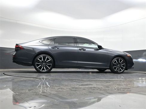 Used 2025 Honda Accord Touring image 40