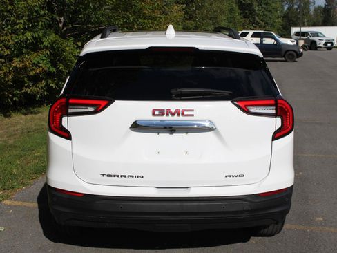 Used 2022 GMC Terrain SLE w/ GMC Pro Grade Package AWD/4WD image 6