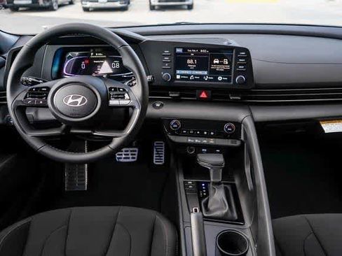 Certified 2025 Hyundai Elantra Sport FWD image 17