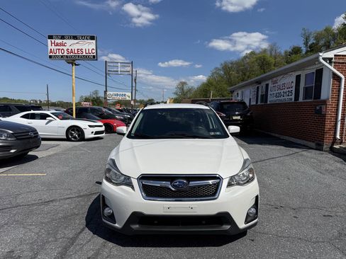 Used 2017 Subaru Crosstrek 2.0i Premium AWD/4WD image 2