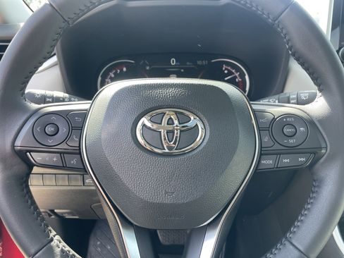 Used 2025 Toyota RAV4 XLE Premium image 18