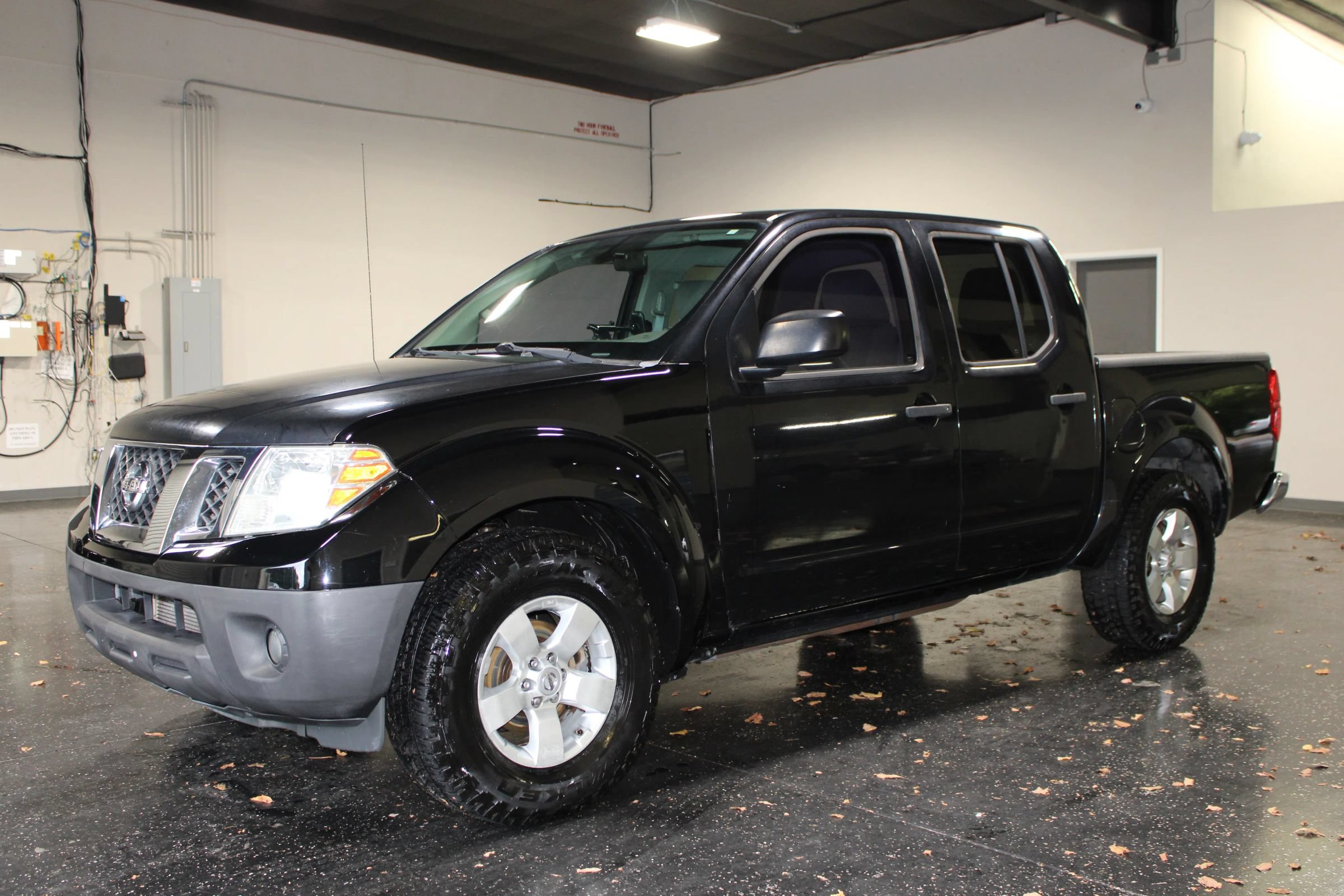 Used 2012 Nissan Frontier SV RWD image 7