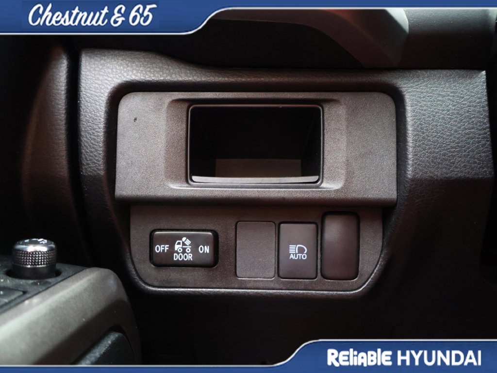 Used 2018 Toyota Tacoma SR5 RWD image 30