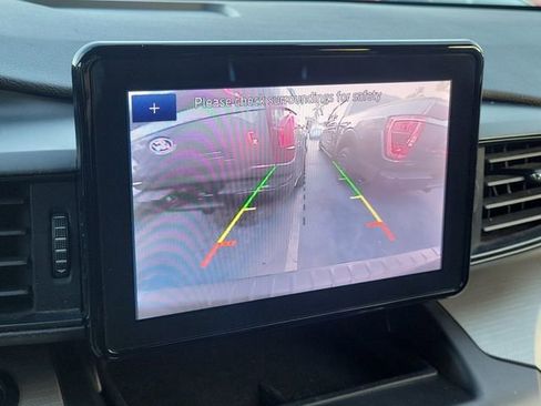 Used 2020 Ford Explorer XLT image 22