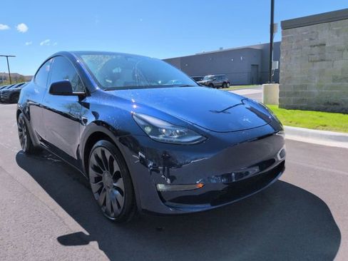 Used 2024 Tesla Model Y Performance AWD/4WD image 3