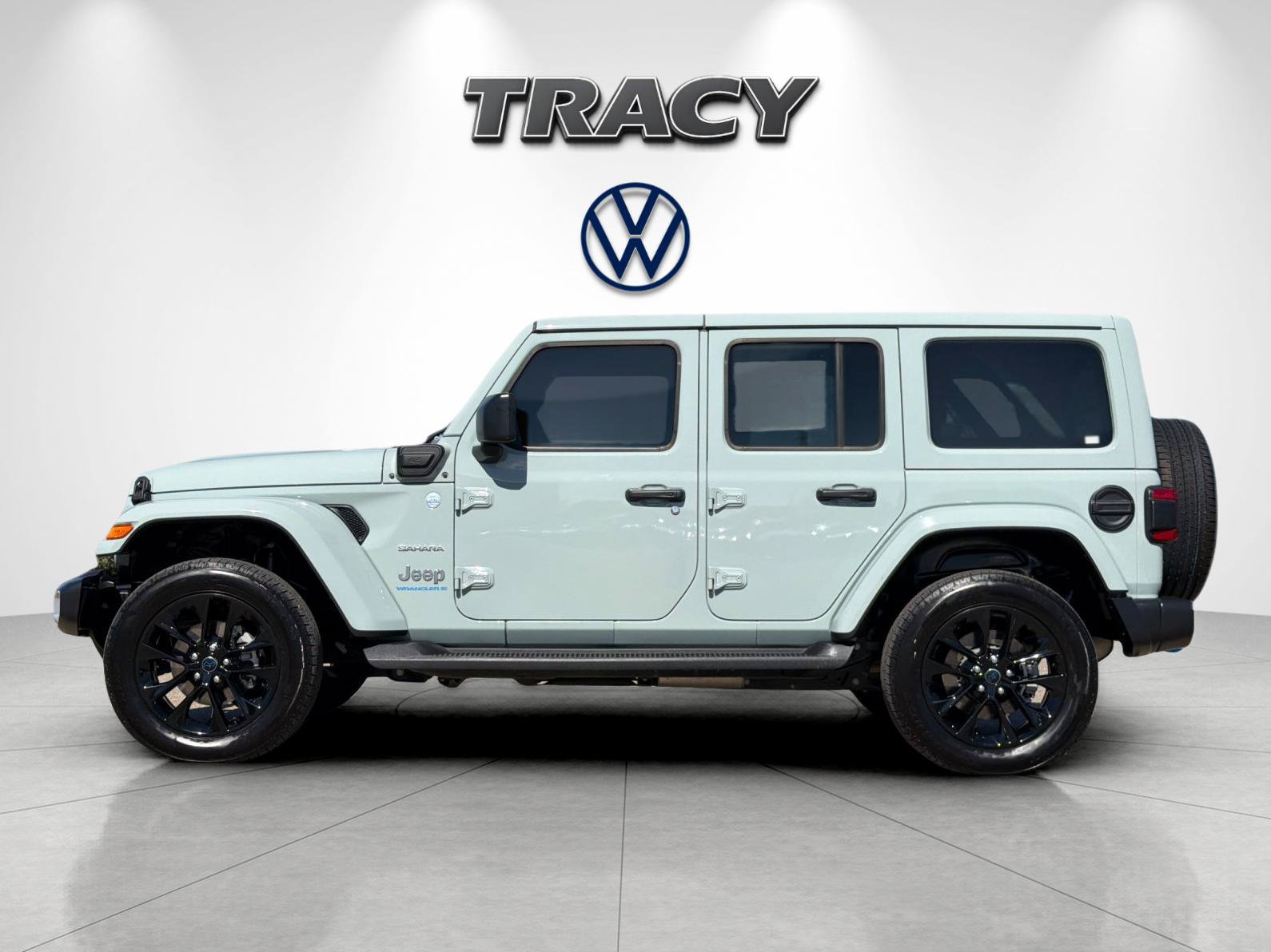 Used 2024 Jeep Wrangler Unlimited Sahara w/ Technology Group AWD/4WD image 7