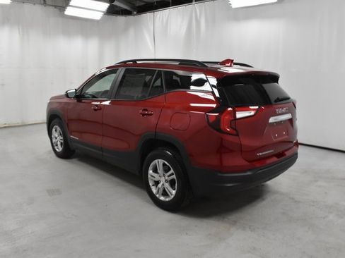 Used 2024 GMC Terrain SLE w/ Driver Convenience Package image 7