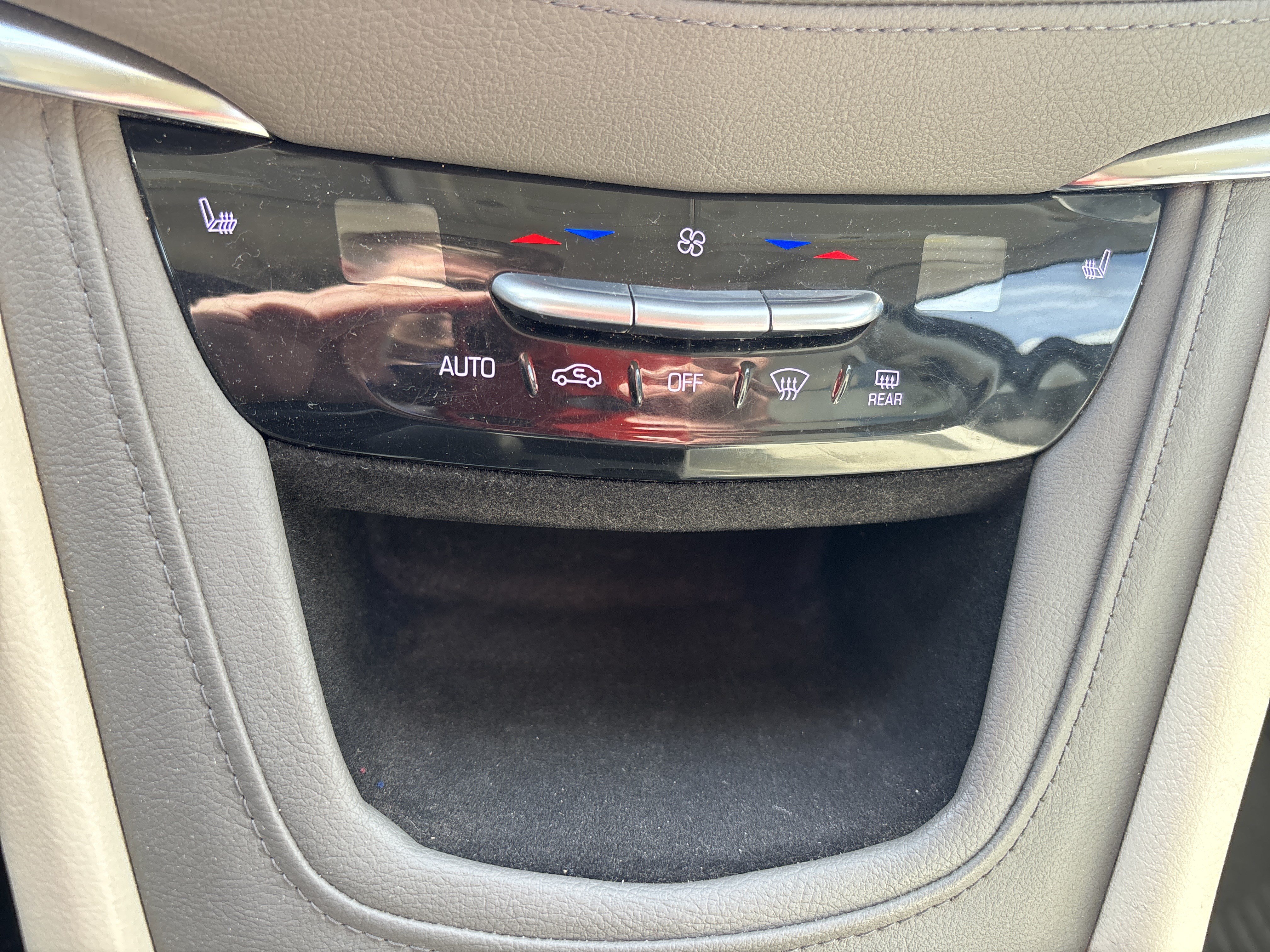 Used 2017 Cadillac XT5 Luxury w/ Driver Awareness Package AWD/4WD image 19