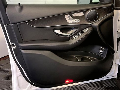 Used 2022 Mercedes-Benz GLC 300 4MATIC image 22