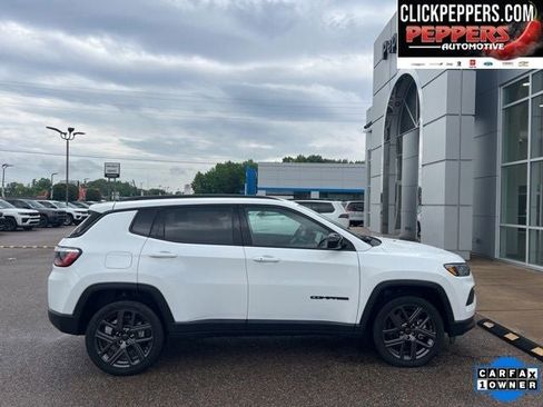 Used 2026 Jeep Compass Latitude AWD/4WD image 7