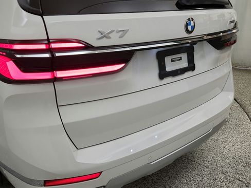 Used 2023 BMW X7 xDrive40i AWD/4WD image 30