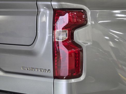 Used 2024 Chevrolet Silverado 1500 Custom image 12