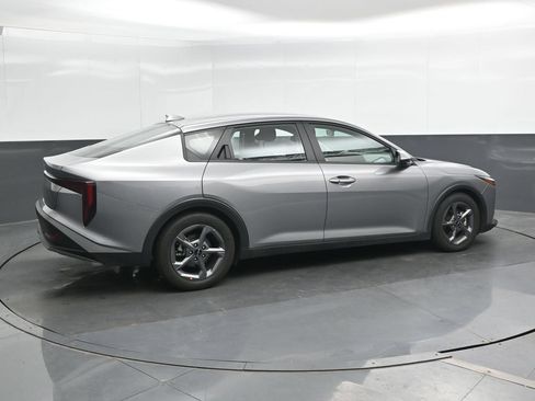 Used 2025 Kia K4 FWD image 3
