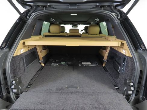 New 2026 Land Rover Range Rover Long Wheelbase SE image 28