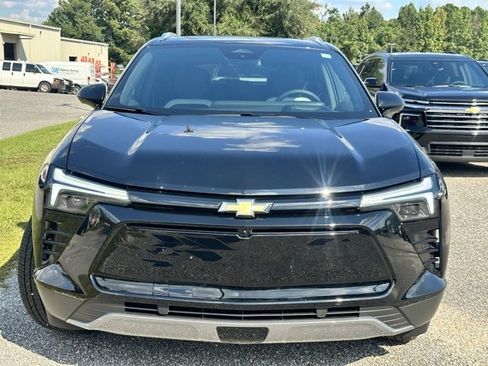 New 2025 Chevrolet Blazer EV LT image 2