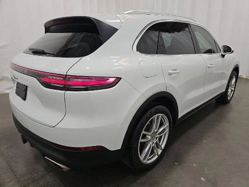 Used 2023 Porsche Cayenne w/ Driver Memory Package AWD/4WD image 3